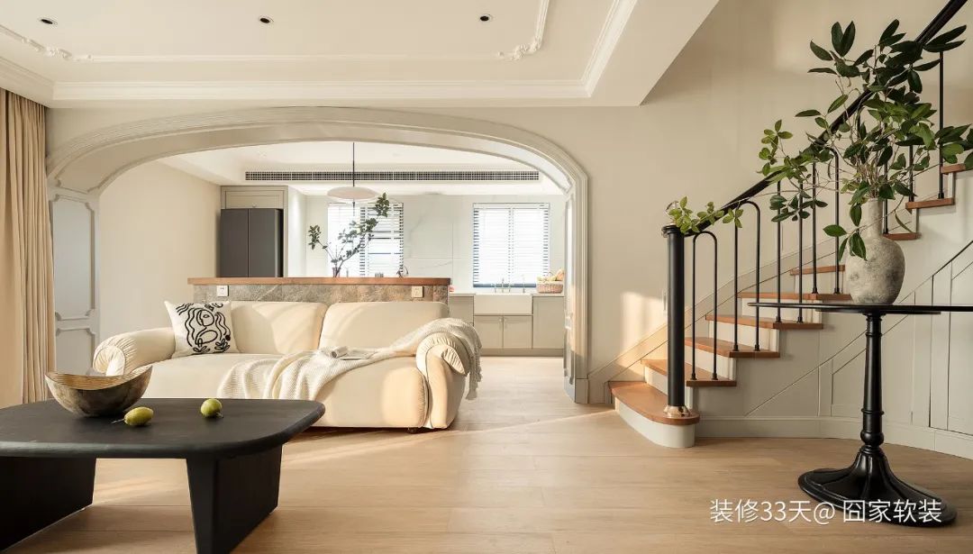 莫兰迪色系装修案例_老房改造设计_跃层式楼梯 装修