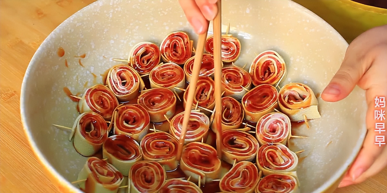 在家做一些简单的零食_在家做零食 烤豆皮 葱花酥饼