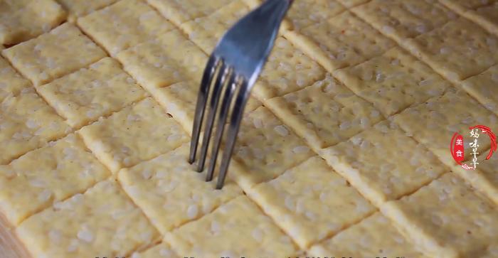 在家做一些简单的零食_在家做零食 烤豆皮 葱花酥饼