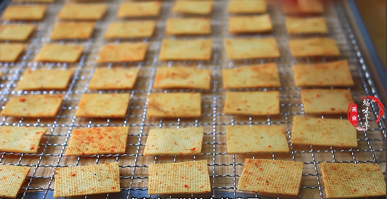 在家做一些简单的零食_在家做零食 烤豆皮 葱花酥饼