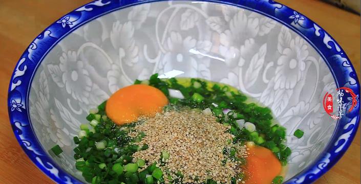 在家做零食 烤豆皮 葱花酥饼_在家做一些简单的零食