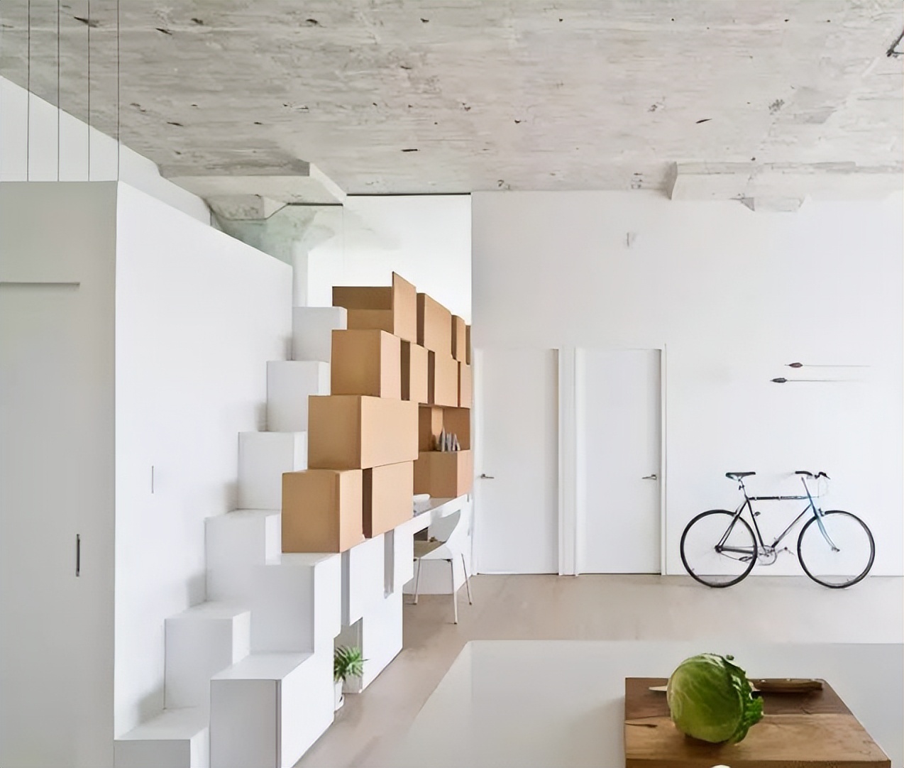 小户型楼梯别踩坑!这些设计让空间翻倍,看完省下20万装修费!(图9) 小户型跃层楼梯设计_楼梯隐藏隔断设计_跃层式楼梯 装修