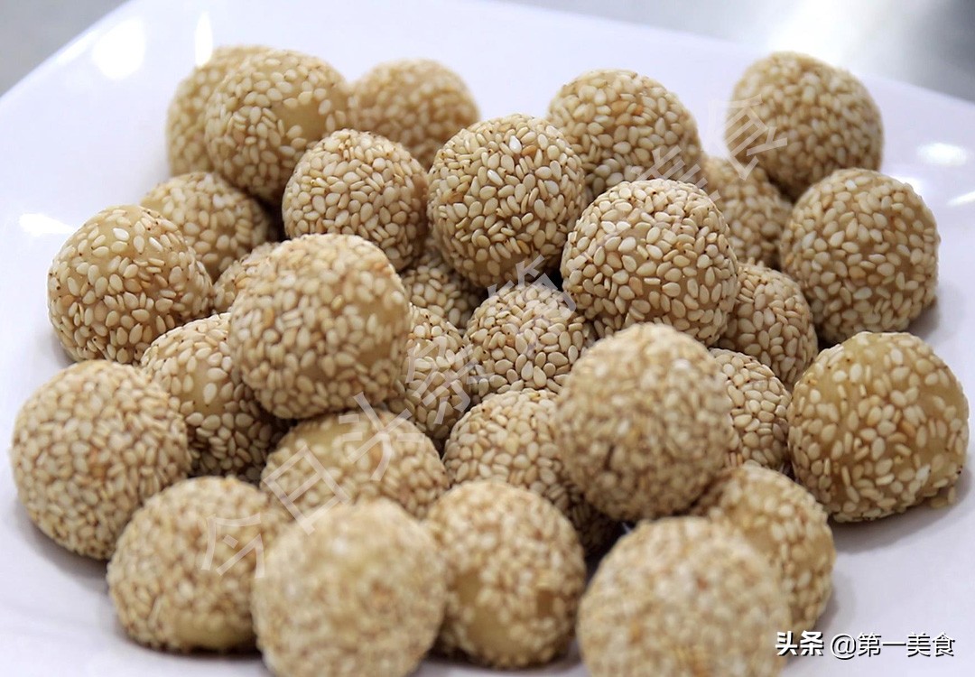 在家做一些简单的零食_自制小零食做法_梅花酥制作教程