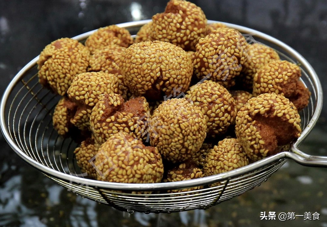 在家做一些简单的零食_自制小零食做法_梅花酥制作教程