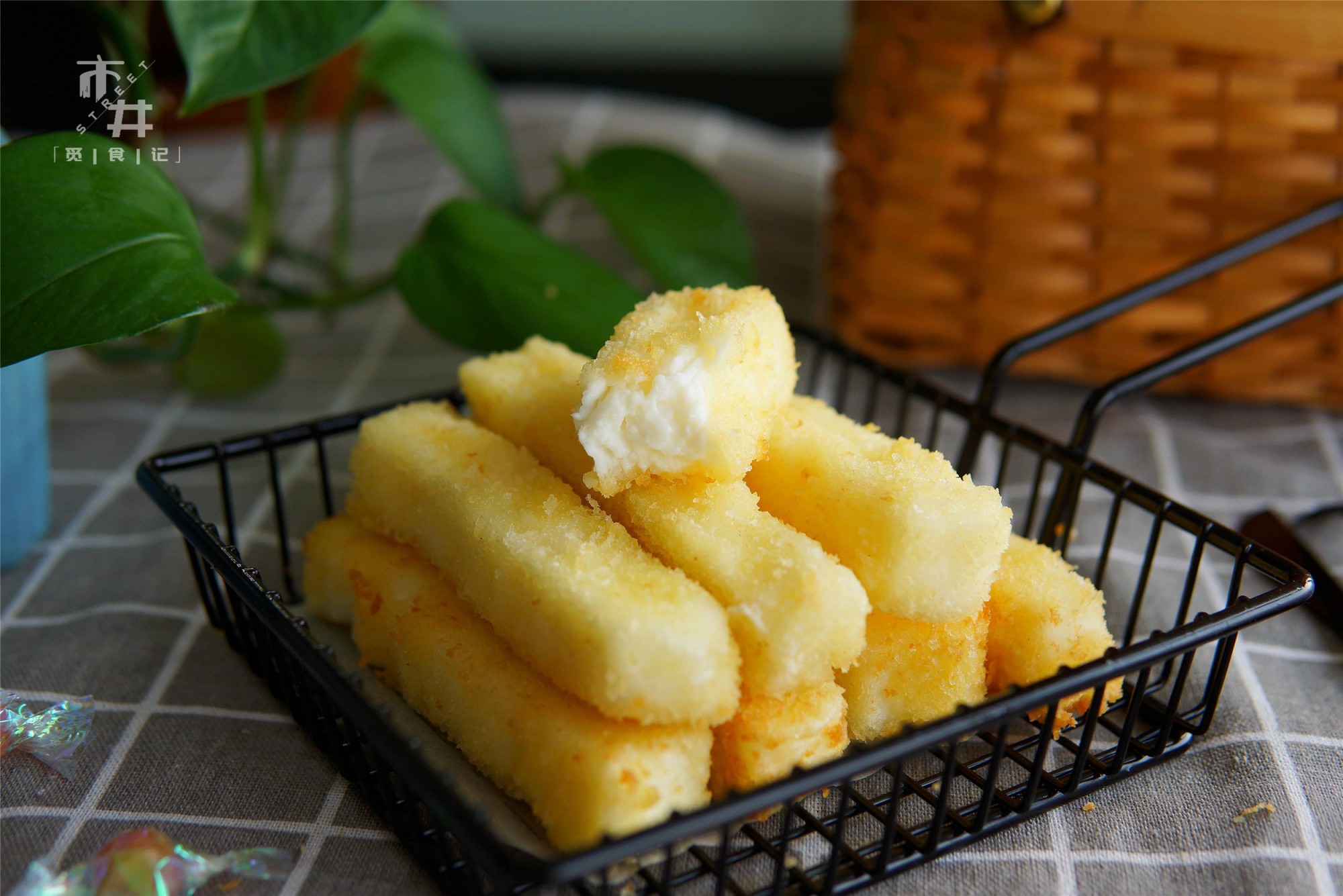 自制零食做法_大米辣条制作教程_在家做一些简单的零食