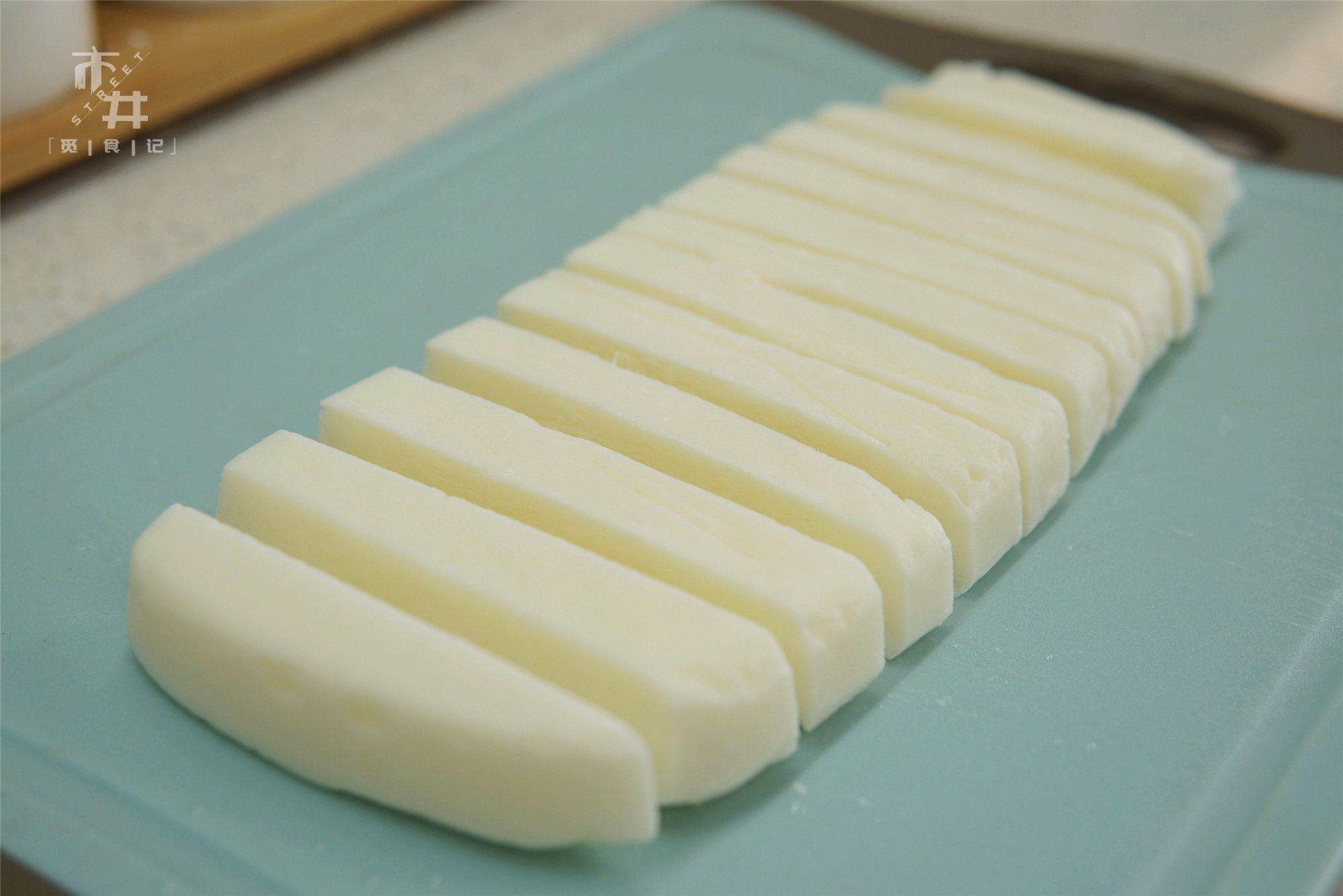 在家做一些简单的零食_大米辣条制作教程_自制零食做法