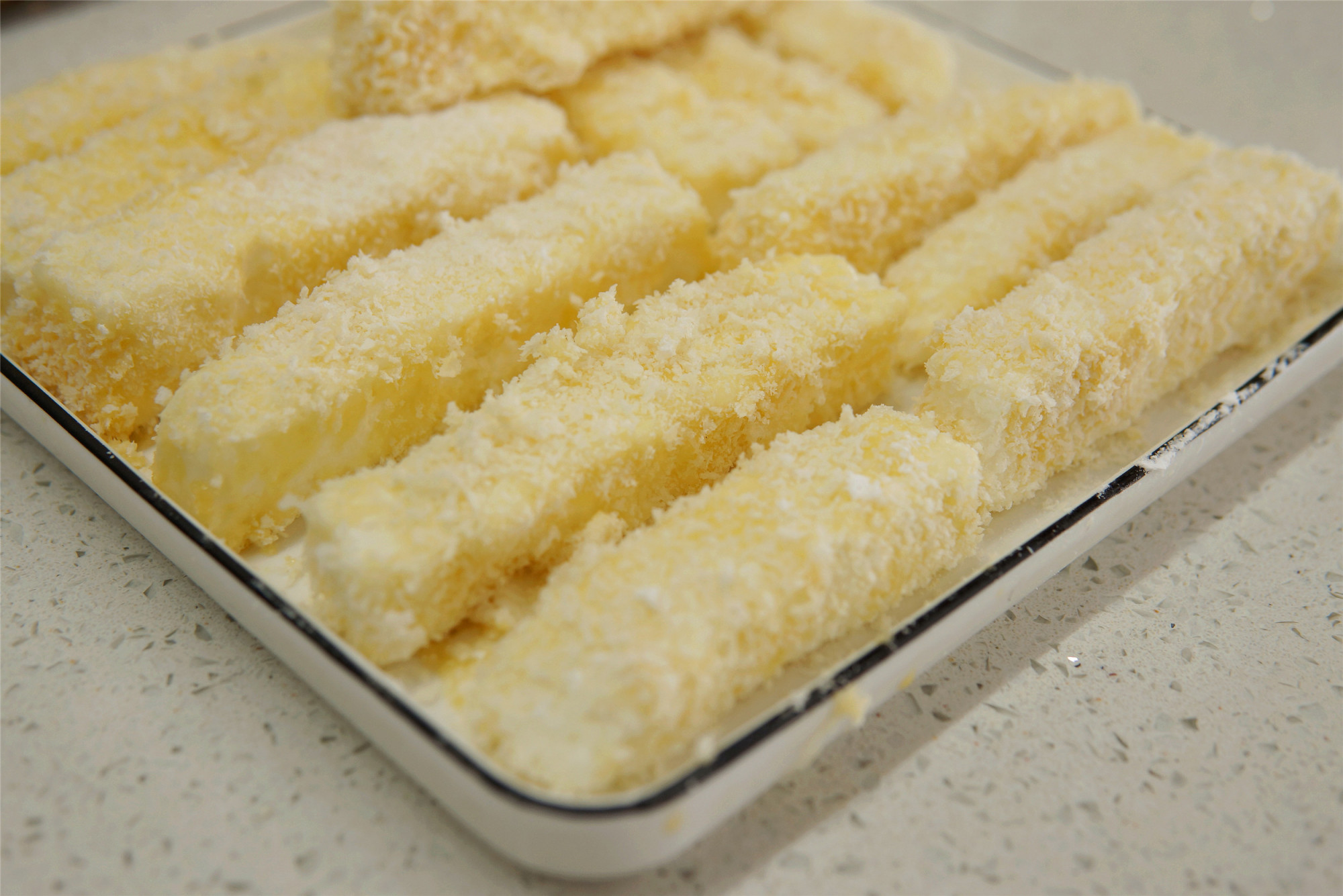 大米辣条制作教程_在家做一些简单的零食_自制零食做法