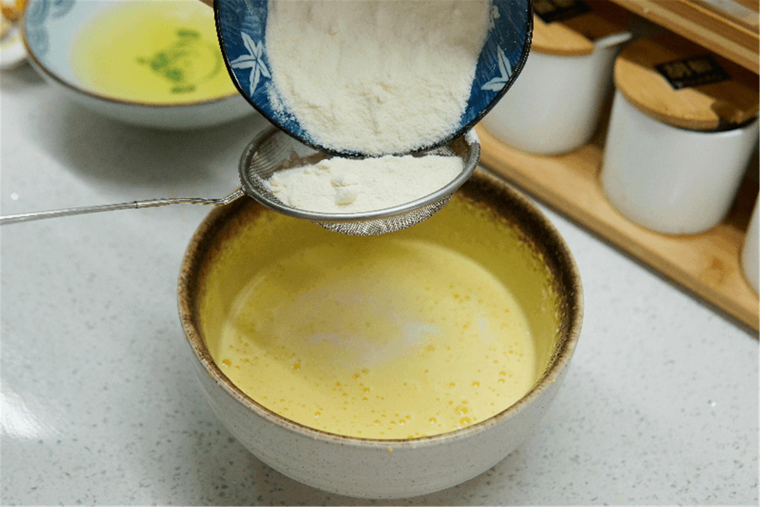 大米辣条制作教程_自制零食做法_在家做一些简单的零食