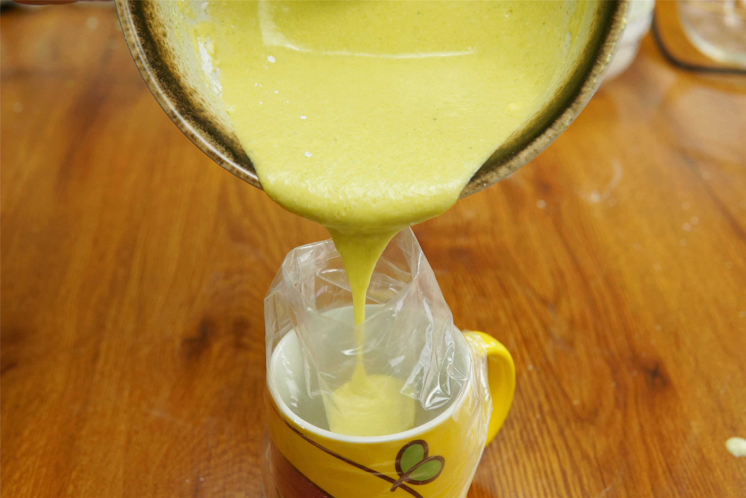 自制零食做法_大米辣条制作教程_在家做一些简单的零食