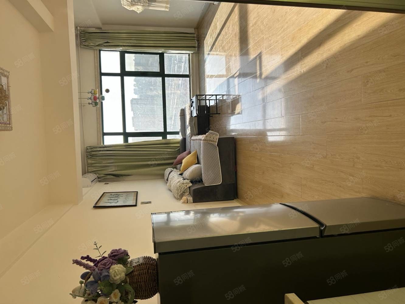 租五中陪读房，儿童医院旁东盟中央亿品大厦，俩室一厅，精装修。