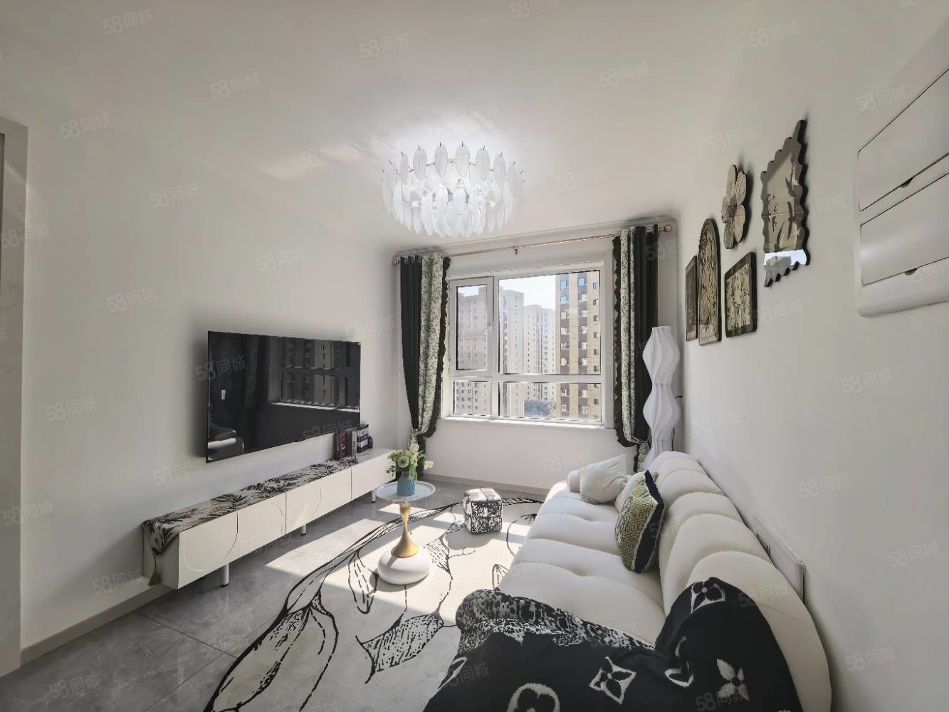 悦山郡旁 绿地最新电梯1室客卧分离 33.8万 比租房合适