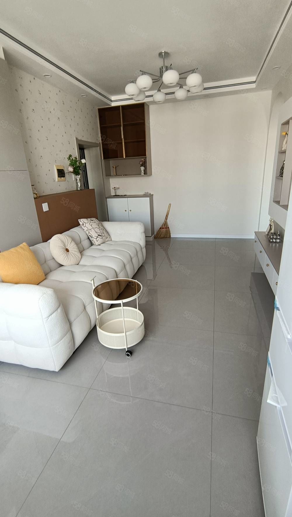 这房子博达中学，买来上学，租都能租到1200