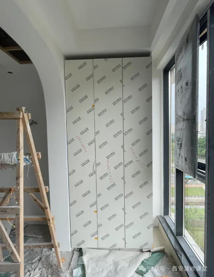 阳台就做个储物柜,都能翻车不断(图7) 淘宝网阳台储物柜_阳台定制又翻车了_装修翻车错误专题