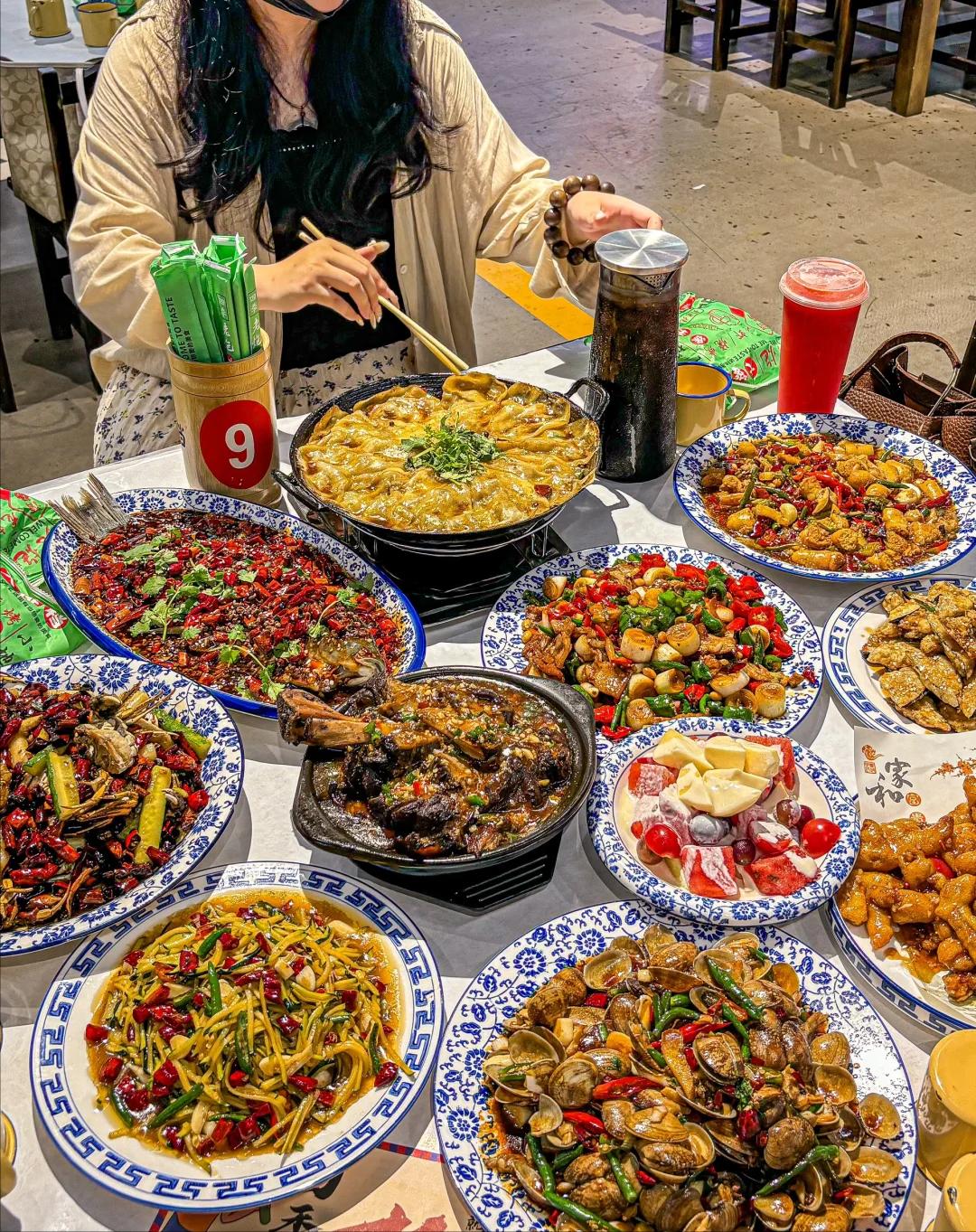 海鲜排挡加盟_餐饮市场饱和度_宵夜生意差