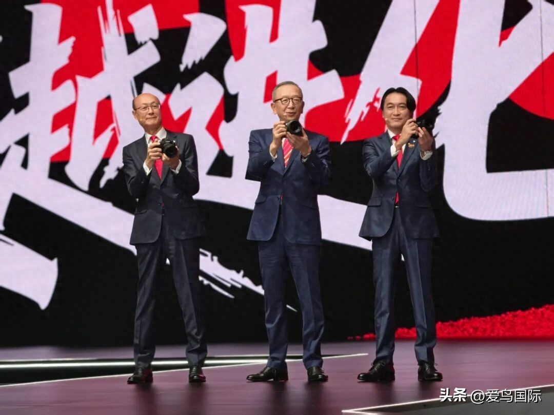 佳能媒体访谈:兼顾视频与照片需求、展望影像新黄金时代(图1) 佳能中国市场回顾与展望_佳能EOS R6 Mark III新品发布会_佳能d30相机参数