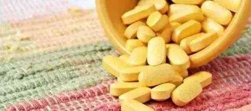 维生素B2缺乏症状_维生素B2每日摄入量_维生素b2多少钱一瓶