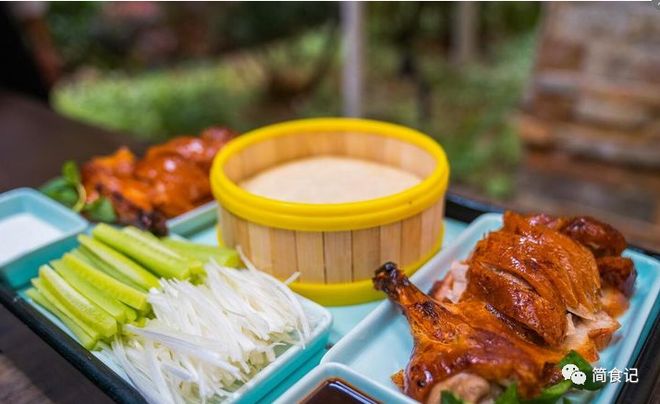 北京烤鸭历史文化_北京特色小吃推荐_各地方特色美食小吃