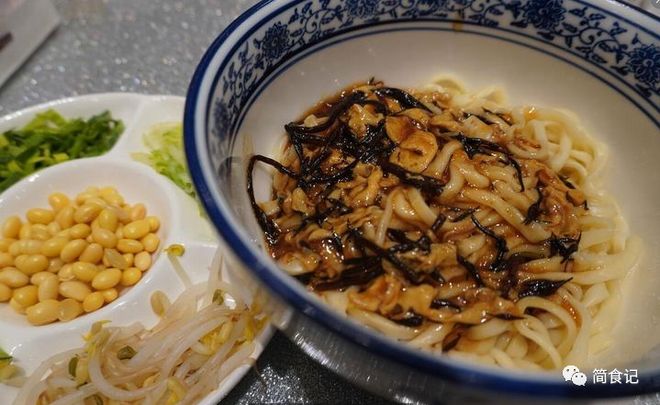 北京特色小吃推荐_各地方特色美食小吃_北京烤鸭历史文化