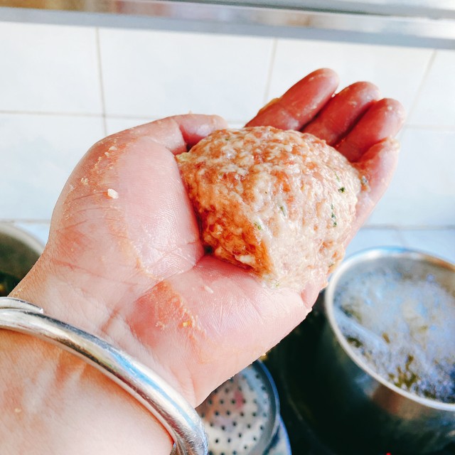 传统名菜_淮扬菜狮子头正宗做法_红烧狮子头做法