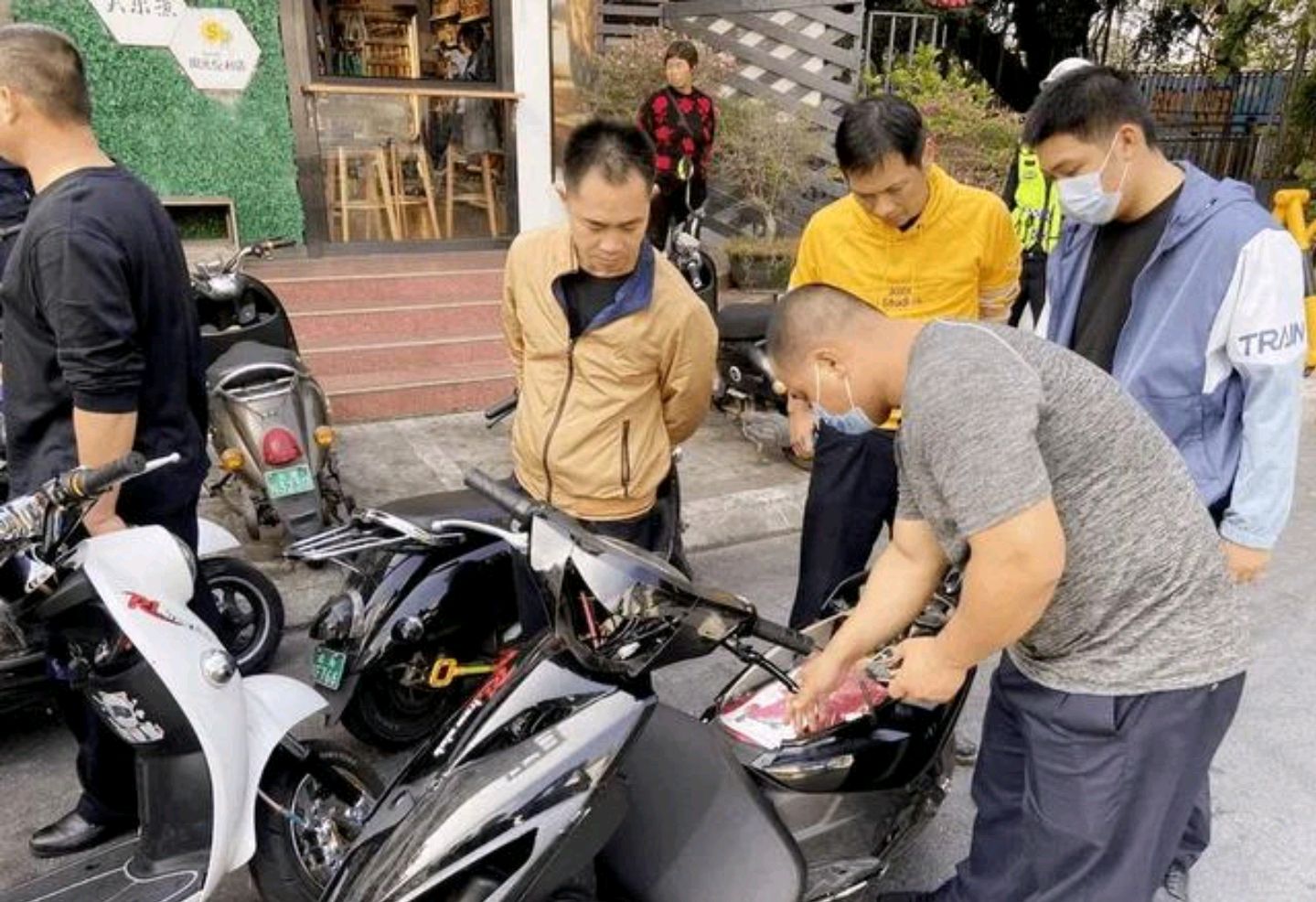 电动车维修技术大全_电动自行车电池选择_48伏20安电动车推荐