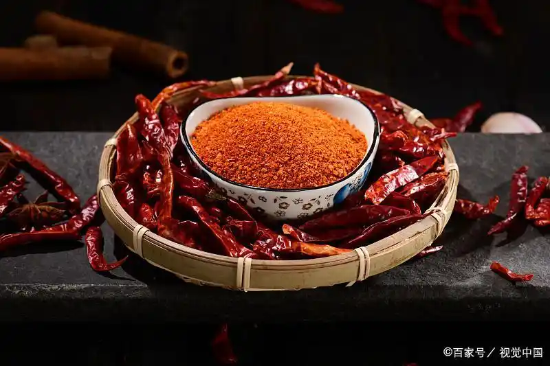 邵阳特色美食小吃_湖南邵阳的小吃_邵阳米粉血酱鸭猪血丸子