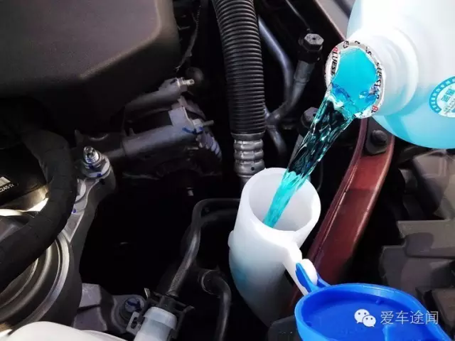 更换冷却液方法_冷却液添加剂作用_冷却液更换