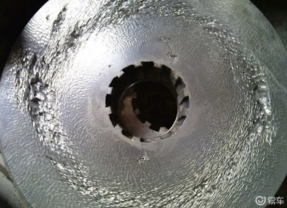 自动变速箱要坏的5个前兆!你可能也遇到过,越早修越省钱(图11) 自动变速箱打滑征兆_变速箱高温报警原因_离合器片打滑要大修
