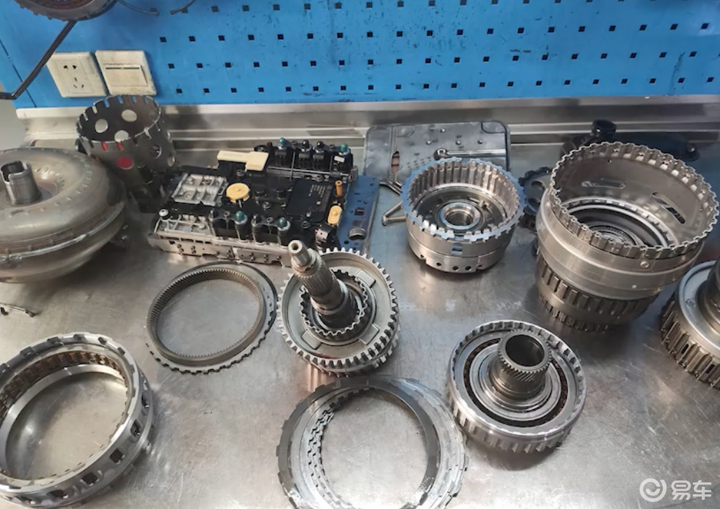 自动变速箱要坏的5个前兆!你可能也遇到过,越早修越省钱(图12) 自动变速箱打滑征兆_离合器片打滑要大修_变速箱高温报警原因
