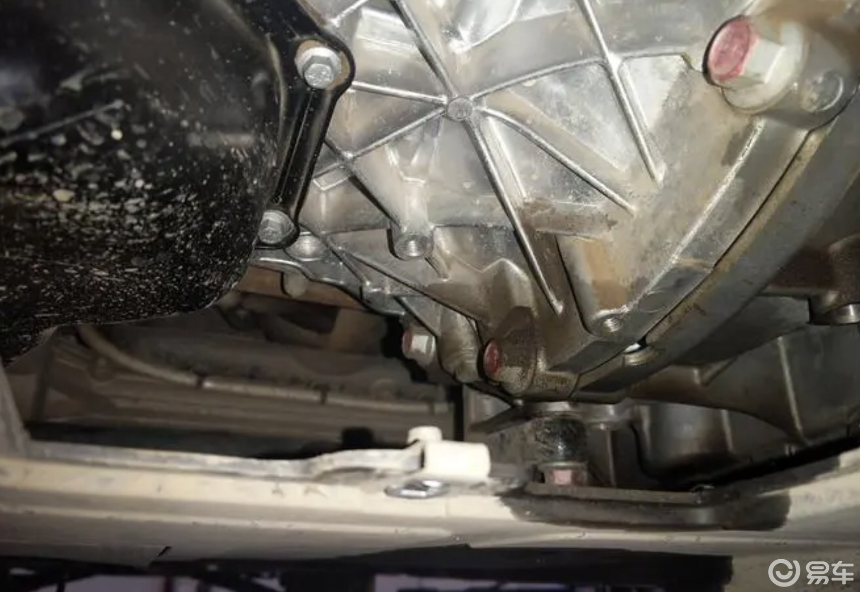 自动变速箱要坏的5个前兆!你可能也遇到过,越早修越省钱(图3) 变速箱高温报警原因_离合器片打滑要大修_自动变速箱打滑征兆