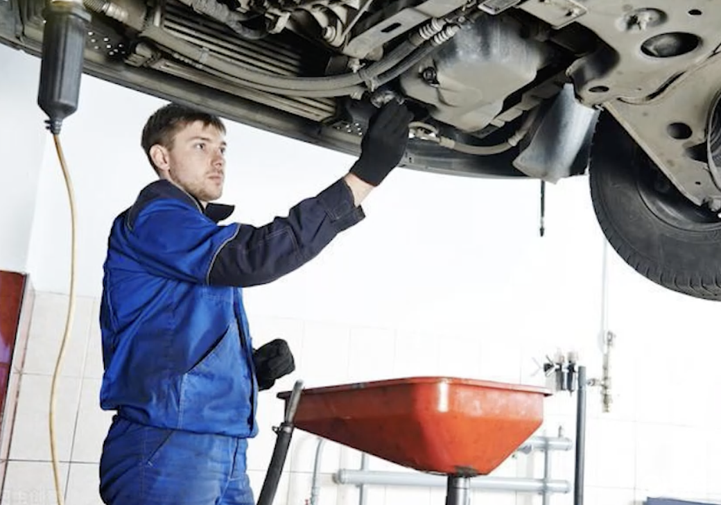 自动变速箱要坏的5个前兆!你可能也遇到过,越早修越省钱(图10) 自动变速箱打滑征兆_离合器片打滑要大修_变速箱高温报警原因