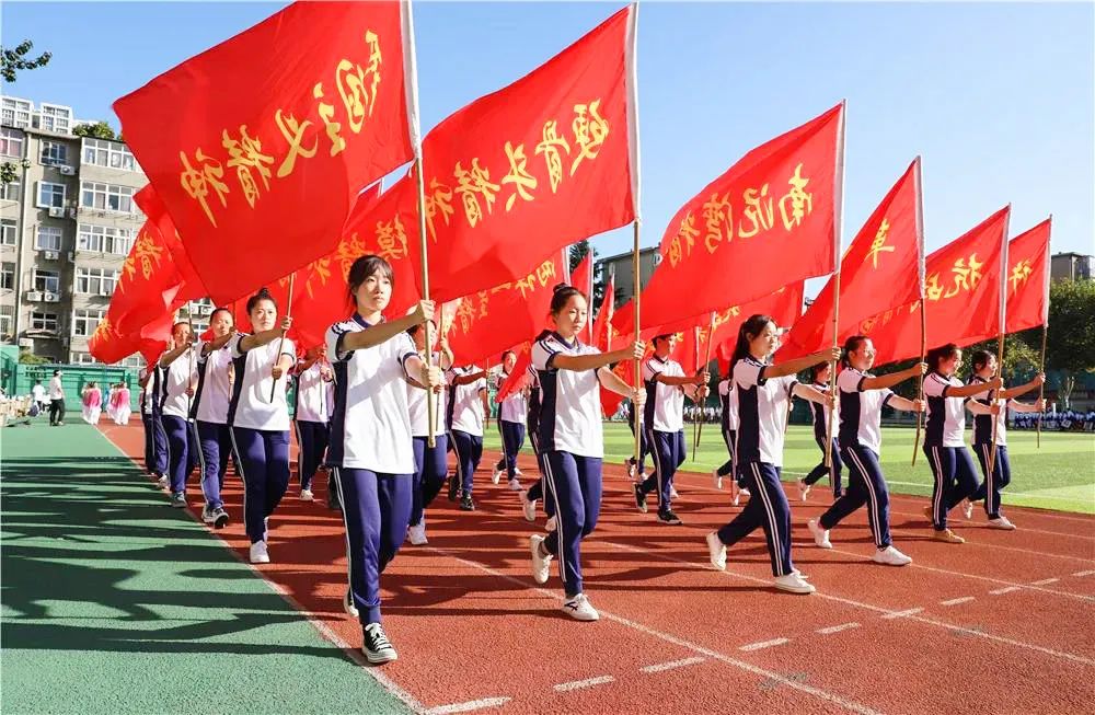 青岛华夏职教中心学费_青岛华夏职业学校2021年综合高中普通班招生简章_青岛华夏职业学校招生计划
