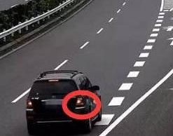 高速公路超车安全_变道安全技巧_左车变道遭右车两次加速