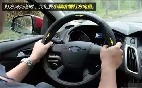 左车变道遭右车两次加速_高速公路超车安全_变道安全技巧