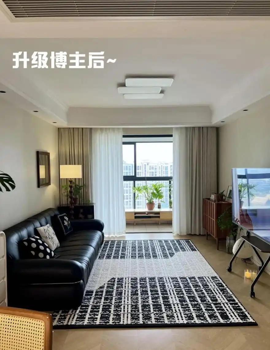 将二手房重新改造后,客厅顷刻变得洋气敞亮,邻居争相来效仿(图4) 二手房软装改造_二手房改造翻新_中古风客厅布置