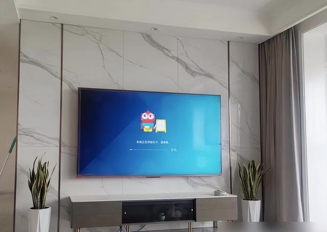 一切没有实用价值的电视墙,请不要再做了(图9) 悬浮电视柜安装_客厅电视瓷砖背景墙效果图2025_电视墙设计