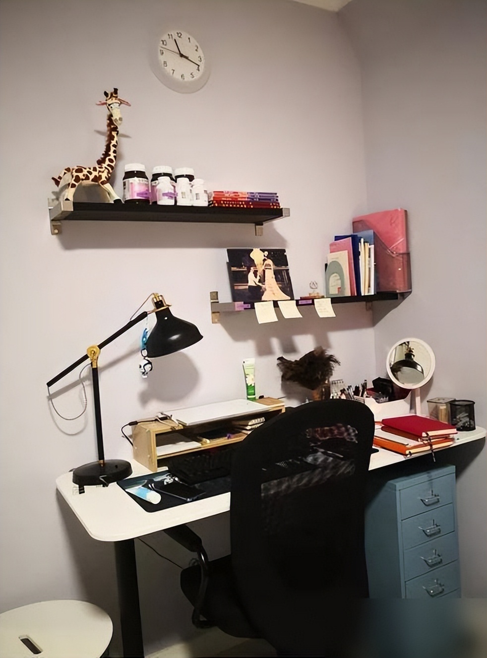 87㎡婚房,老婆坚持给门口设堵墙!入住才知实用,全屋温馨极了(图5) 门口砌墙解决入户尴尬_普通小夫妻装修_客厅电视瓷砖背景墙效果图2025