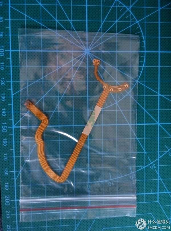 Canon 佳能17-85镜头自己动手更换排线(图2) 佳能相机广州维修中心_佳能镜头排线更换教程_对焦马达维修过程