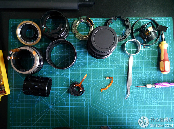 Canon 佳能17-85镜头自己动手更换排线(图19) 佳能相机广州维修中心_对焦马达维修过程_佳能镜头排线更换教程