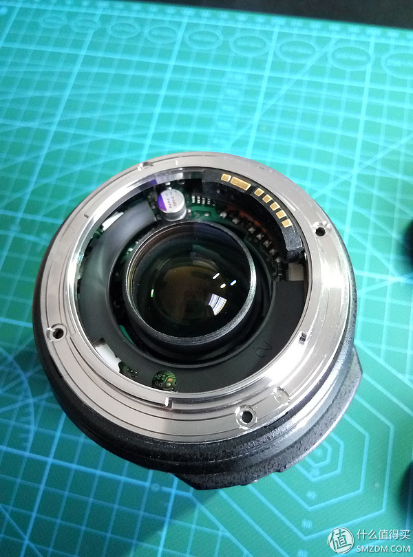 Canon 佳能17-85镜头自己动手更换排线(图5) 佳能镜头排线更换教程_对焦马达维修过程_佳能相机广州维修中心