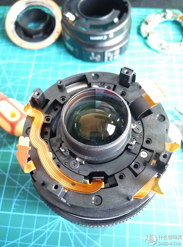 Canon 佳能17-85镜头自己动手更换排线(图10) 对焦马达维修过程_佳能镜头排线更换教程_佳能相机广州维修中心