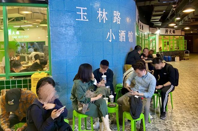西湖D11食尚城热门火锅店_西湖D11食尚城火锅排队_食尚家美食广场