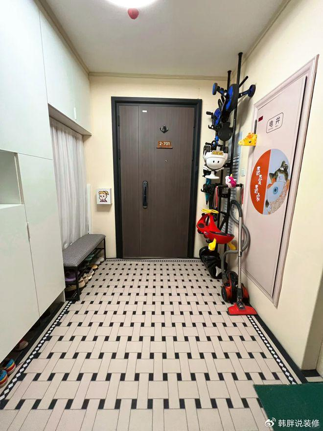 “一梯一户”的快乐谁能懂?电梯间改成“洗衣房”,太实用了!(图1) 滚筒洗衣机装修效果图_一梯一户洗衣房设计_一梯一户电梯间改造