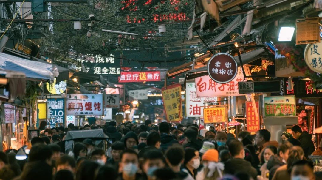 景区特色美食消失原因_全国景区美食街同质化现象_丽江特色美食小吃