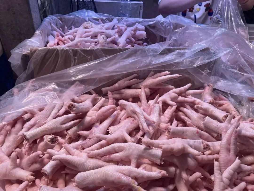 “身价”暴涨!台州卖到这个价格了,你还愿意买单吗(图1) 台州鸡爪价格大涨_新鲜鸡爪市场价格_冷冻去骨土鸡爪价格