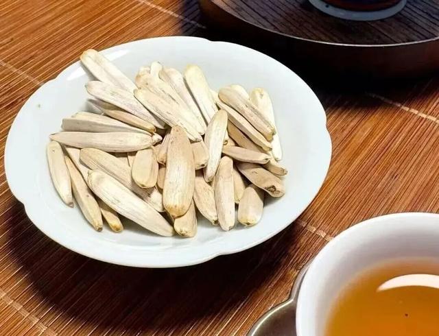 好吃的零食名字大全_土味零食真香定律_咸味奶糖口碑逆袭