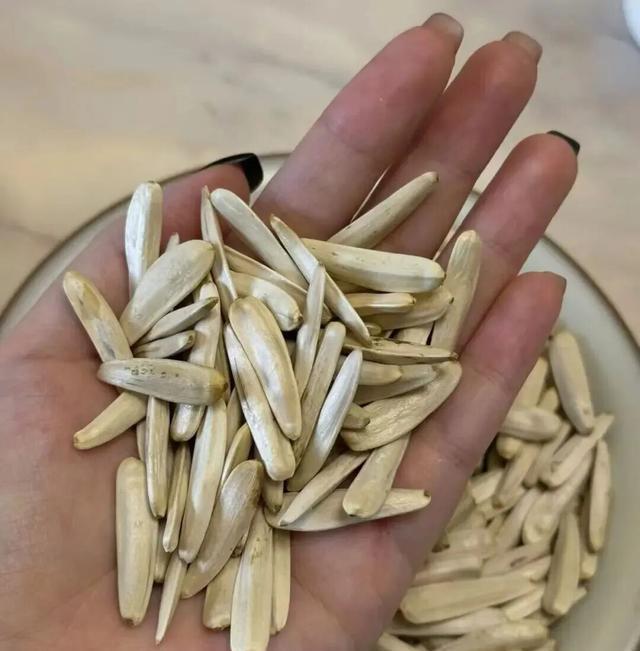 好吃的零食名字大全_马牙瓜子_香菜瓜子仁