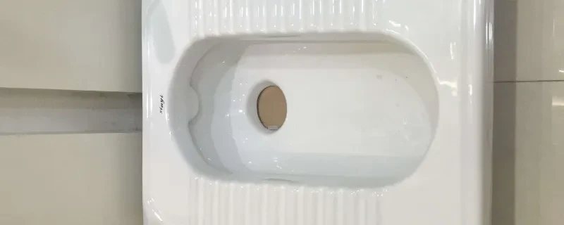 蹲便器冲水为什么没劲(图1) 蹲便器冲水无力解决方法_蹲便器安装高度_蹲便器冲水没劲原因