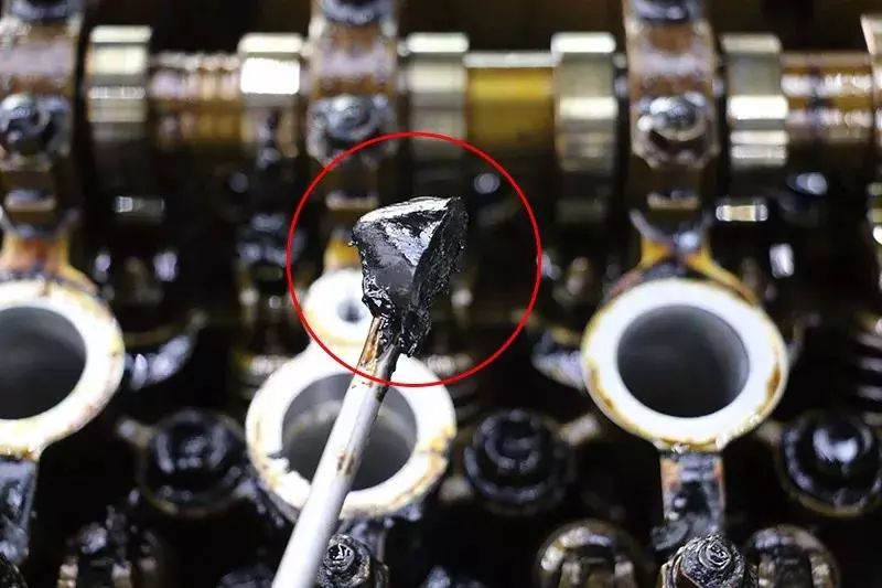 卡宴发动机大修原因_保时捷卡宴发动机拆装_卡宴15万公里发动机问题