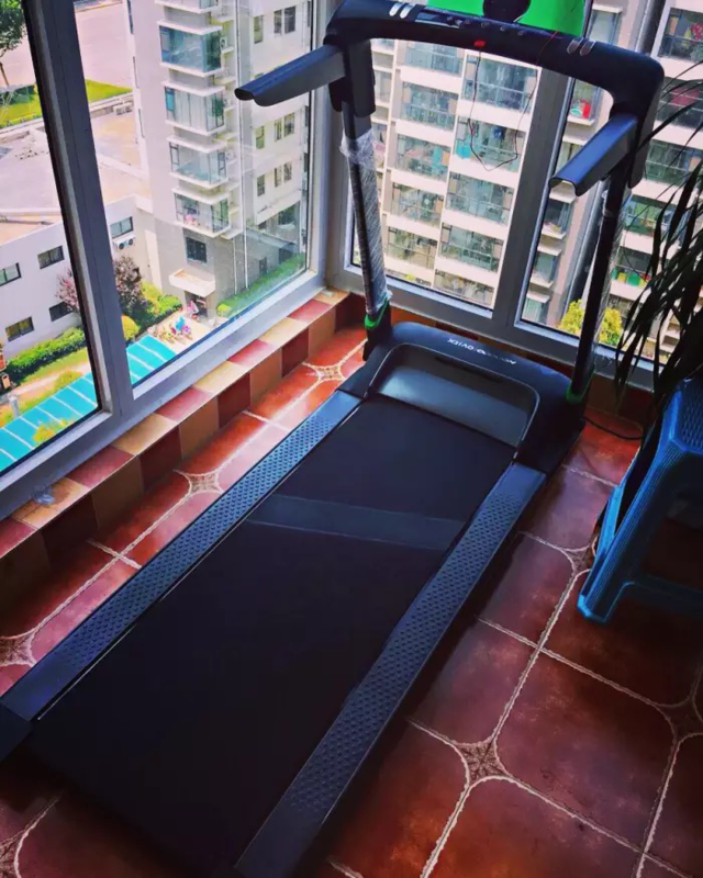 咕咚X小乔跑步机:小而美,细节见品质(图4) 搬家跑步机怎么搬运_咕咚X小乔智能跑步机_折叠式小户型跑步机