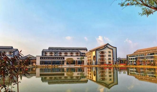 山东学费最贵的4所大学,普通学生根本不敢报,家长承担不起!(图2) 青岛电影学院学费标准_山东科技大学泰山科技学院2025_山东民办本科高校学费